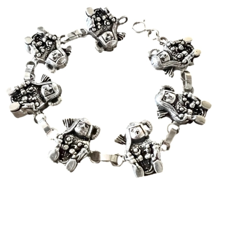 Navajo Sterling Silver Storyteller Link Bracelet